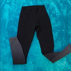 black lululemon leggings that fade to gray